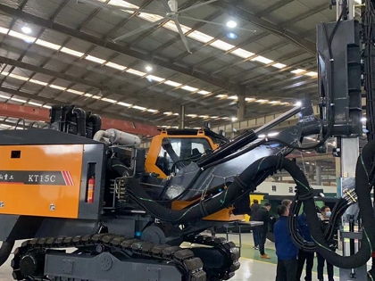 Integrated Surface DTH Drilling Rig, KT15