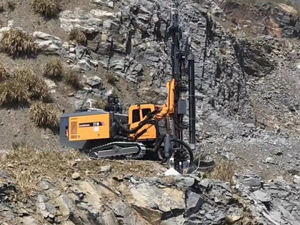 Integrated Surface DTH Drilling Rig, ZT10